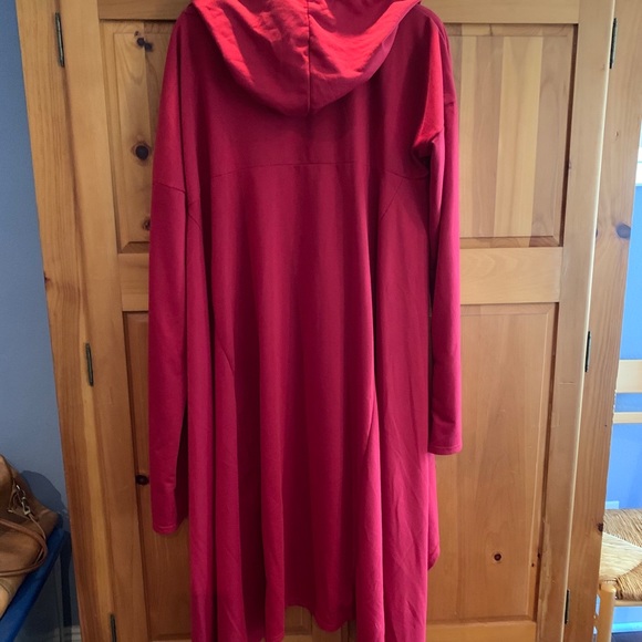 Lightweight big flowy, high-low sweatshirt. - Picture 7 of 7